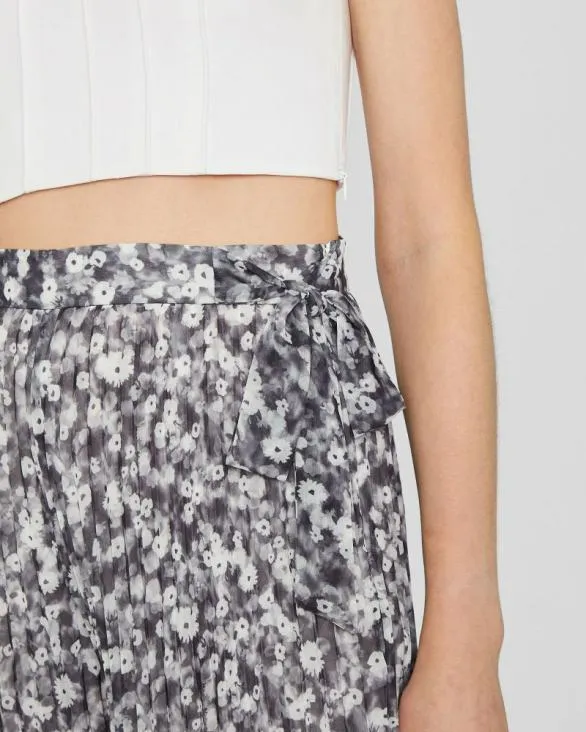 Club Monaco Shorts Floral Justine Short Black Shadow Print A 8211 Women
