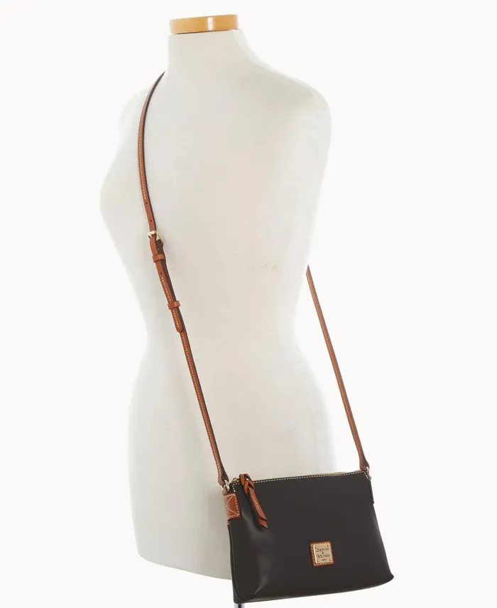 Dooney and Bourke Crossbodies Wexford Leather Rosie Crossbody Black 8211 WomenMen