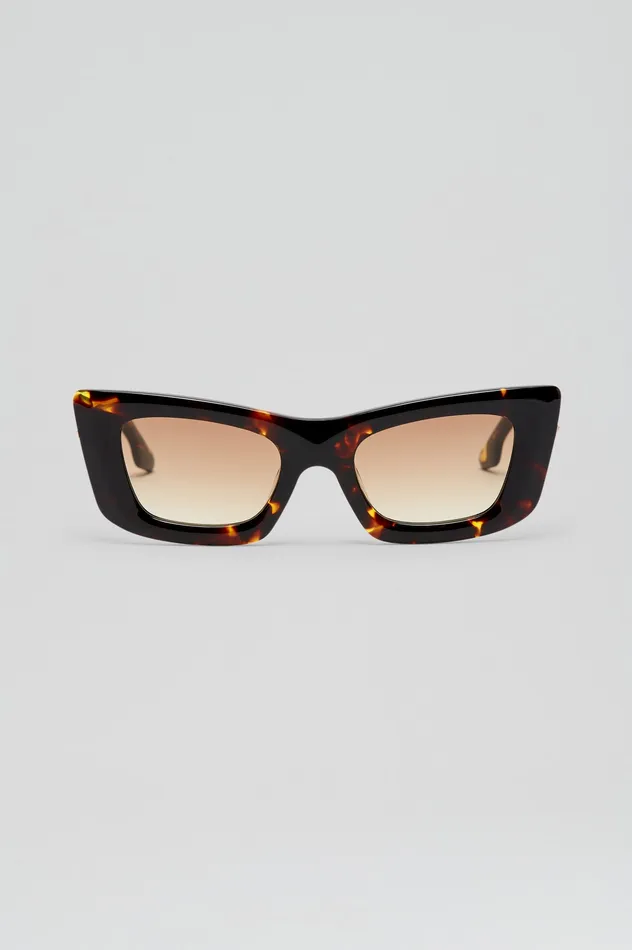 Eyewear ST ANGULAR CAT SUNGLASSES TORTSHELL 8211 Scanlan Theodore Women Eyewear ST ANGULAR CAT SUNGLASSES TORTSHELL 8211 Scanlan Theodore Women