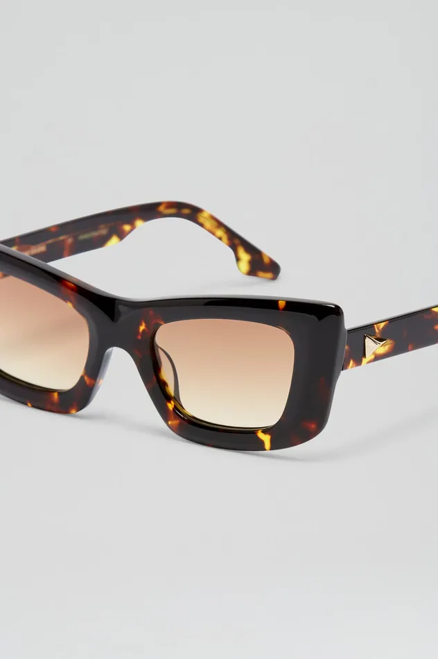Eyewear ST ANGULAR CAT SUNGLASSES TORTSHELL 8211 Scanlan Theodore Women Eyewear ST ANGULAR CAT SUNGLASSES TORTSHELL 8211 Scanlan Theodore Women