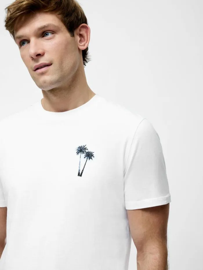 French Connection Monument Organic Short Sleeve Graphic TShirt White Men TShirts and Polo Shirts French Connection Monument Organic Short Sleeve Graphic TShirt White Men TShirts and Polo Shirts