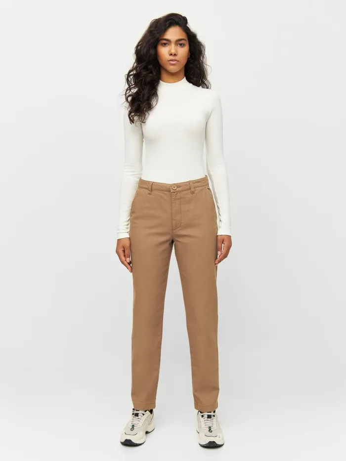 KnowledgeCotton Apparel Pants IRIS Mom Midrise Chino Brown Sugar 8211 Women KnowledgeCotton Apparel Pants IRIS Mom Midrise Chino Brown Sugar 8211 Women