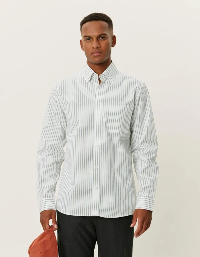 Men Kent Stripe Peached Poplin Shirt 8211 WhiteVintage Green Les Deux ShirtsOvershirts