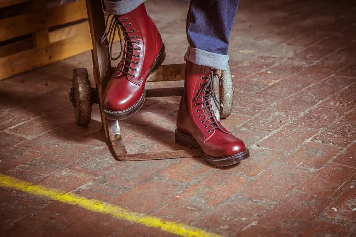 Men Solovair Derby Boots Oxblood HiShine 11 Eye Derby Boot
