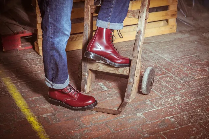 Men Solovair Derby Boots Oxblood HiShine 11 Eye Derby Boot