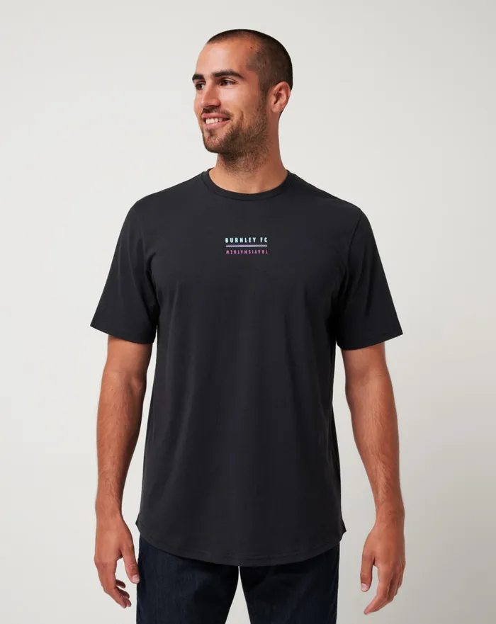 Men Tees TravisMathew BURNLEY BUY OUT TEE Black