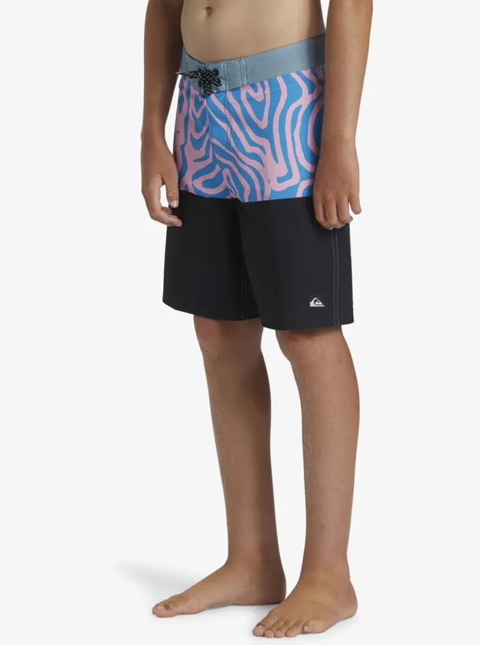 Quiksilver 816 Surfsilk Straight Leg 17034 Boardshorts Crown Blue Boys Boardshorts Quiksilver 816 Surfsilk Straight Leg 17034 Boardshorts Crown Blue Boys Boardshorts