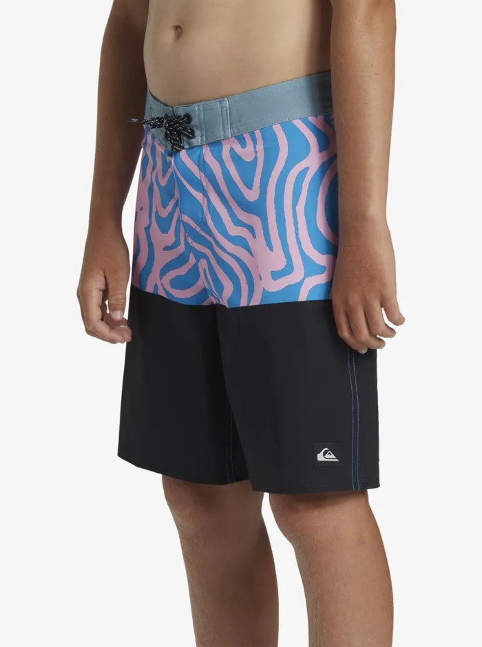 Quiksilver 816 Surfsilk Straight Leg 17034 Boardshorts Crown Blue Boys Boardshorts Quiksilver 816 Surfsilk Straight Leg 17034 Boardshorts Crown Blue Boys Boardshorts