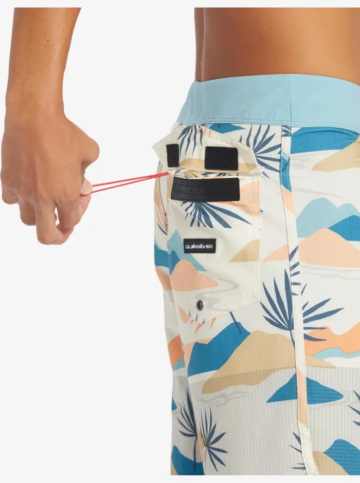 Quiksilver Highline Scallop 19034 Boardshorts Birch Mens Shorts and Amphibians