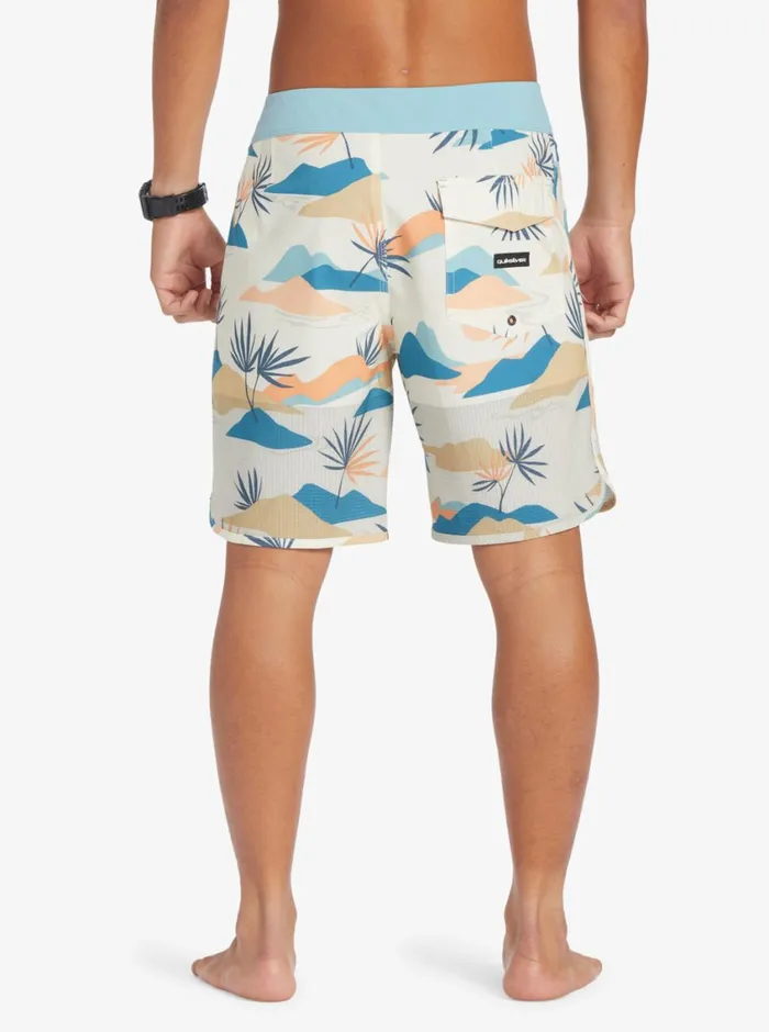 Quiksilver Highline Scallop 19034 Boardshorts Birch Mens Shorts and Amphibians