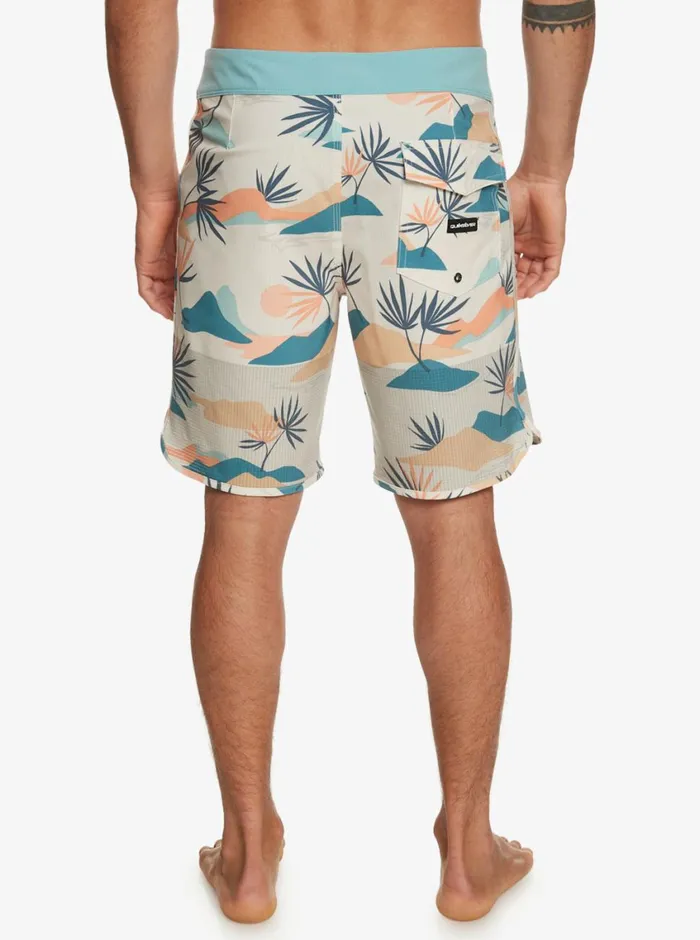 Quiksilver Highline Scallop 19034 Boardshorts Birch Mens Shorts and Amphibians