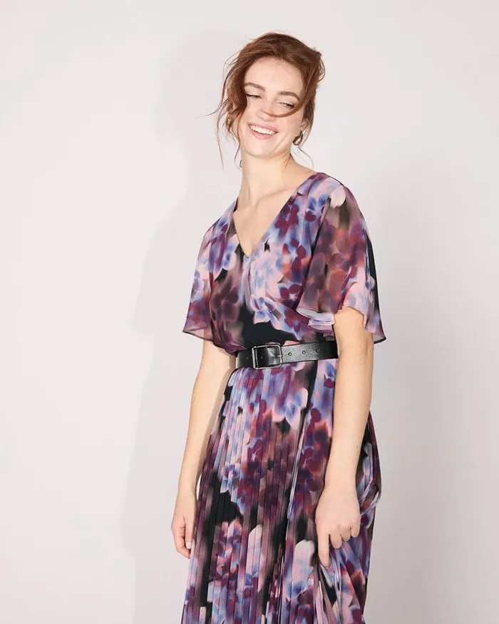 RWandCO Dresses ShortSleeve VNeck Pleated Midi Dress Black Movement Floral Multi 8211 Women RWandCO Dresses ShortSleeve VNeck Pleated Midi Dress Black Movement Floral Multi 8211 Women