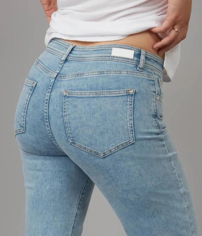 RWandCO Jeans Lola Jeans JASPERTD Mid Rise Straight Jeans Light Blue 8211 Women