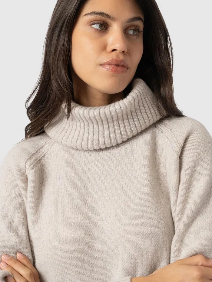 Saint And Sofia Knitwear Women Cambridge Cashmere Sweater 8211 Cream Cream