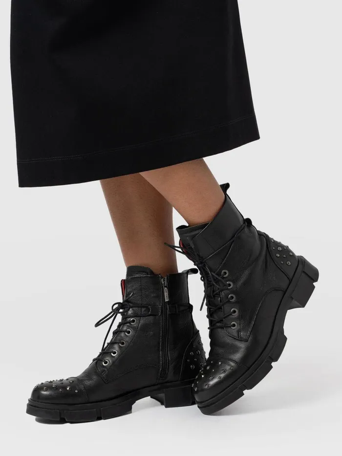 Saint And Sofia Leather Women Noho Studded Boot 8211 Black Black