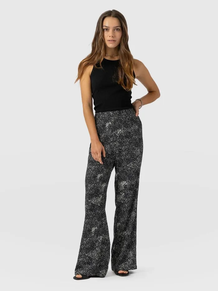 Saint And Sofia Pants Women Sawyer Pant 8211 Monochrome Gothica Monochrome Gothica Saint And Sofia Pants Women Sawyer Pant 8211 Monochrome Gothica Monochrome Gothica
