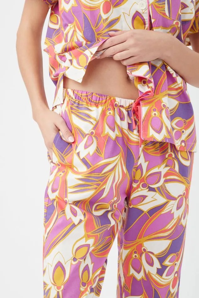 SHOP Trina Turk WOMEN039S SLEEPWEAR SENEGAL GARDEN WOMEN039S SHORT SLEEVE CROPPED PANT JERSEY PJ SET