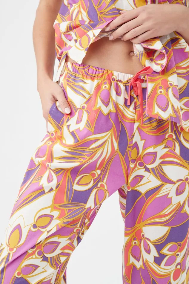SHOP Trina Turk WOMEN039S SLEEPWEAR SENEGAL GARDEN WOMEN039S SHORT SLEEVE CROPPED PANT JERSEY PJ SET
