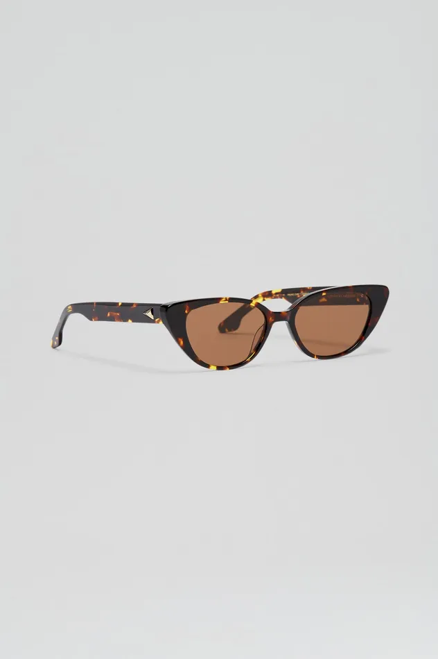 ST FELINE OVAL SUNGLASSES TORTSHELL Women Eyewear Scanlan Theodore ST FELINE OVAL SUNGLASSES TORTSHELL Women Eyewear Scanlan Theodore