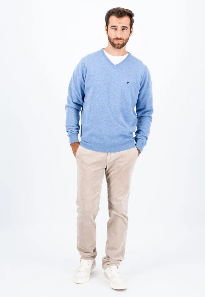 Sweater Men FYNCHHATTON Basic Sweater Made Of Wool With A Vneckline Cloud Bluenew Dijonnavywinter Whitehazel