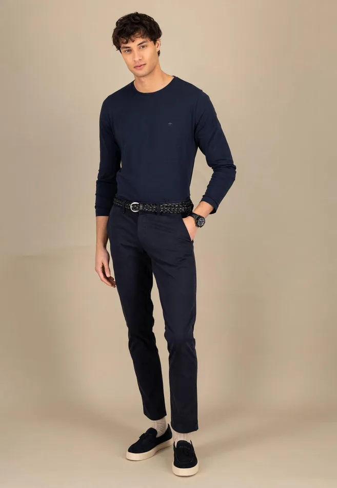 Tshirts Men FYNCHHATTON Long sleeved Shirt With A Round Neckline Navymidnightasphaltpoppy Redblackstrong Bluewhite