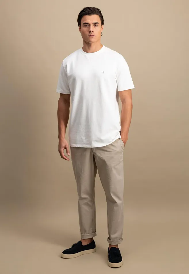 Tshirts Men FYNCHHATTON Tshirt With A Round Neckline Summer Breezenavynew Offwhite