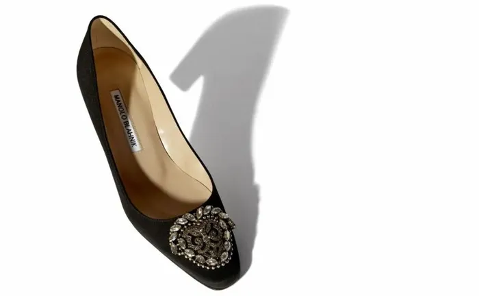 Women Black Crpe De Chine Jewel Buckle Pumps Manolo Blahnik Pumps