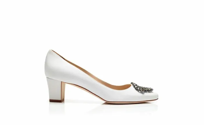 Women Cream Crepe De Chine Jewel Buckle Pumps Manolo Blahnik Pumps
