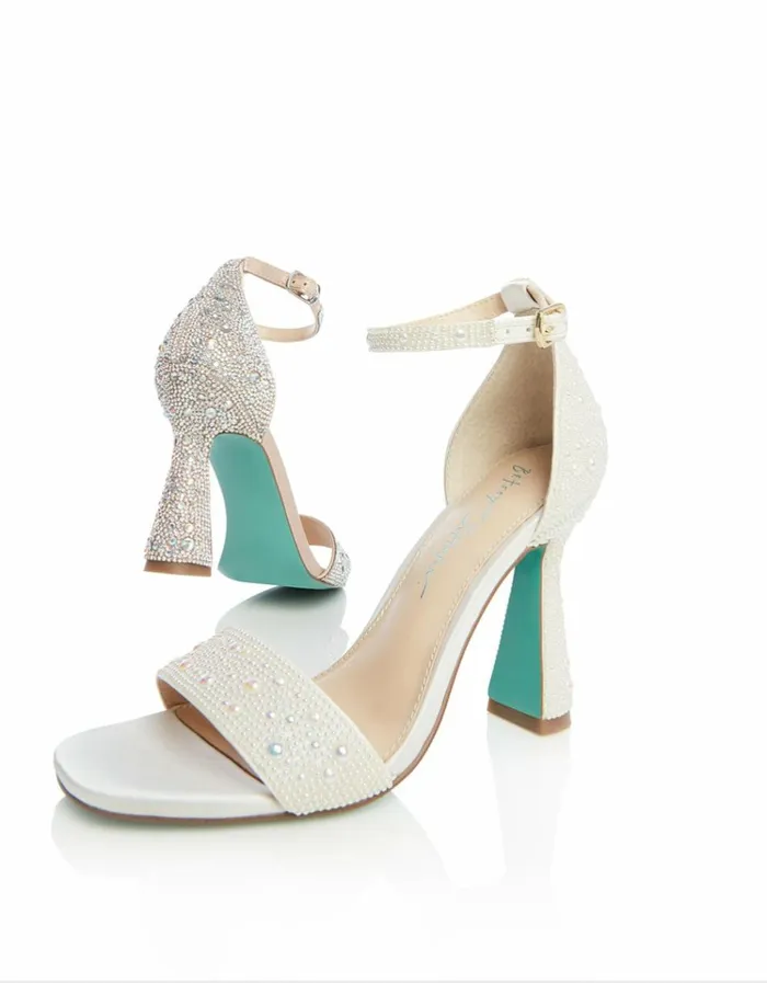 Women DANI IVORY Ivory Betsey Johnson
