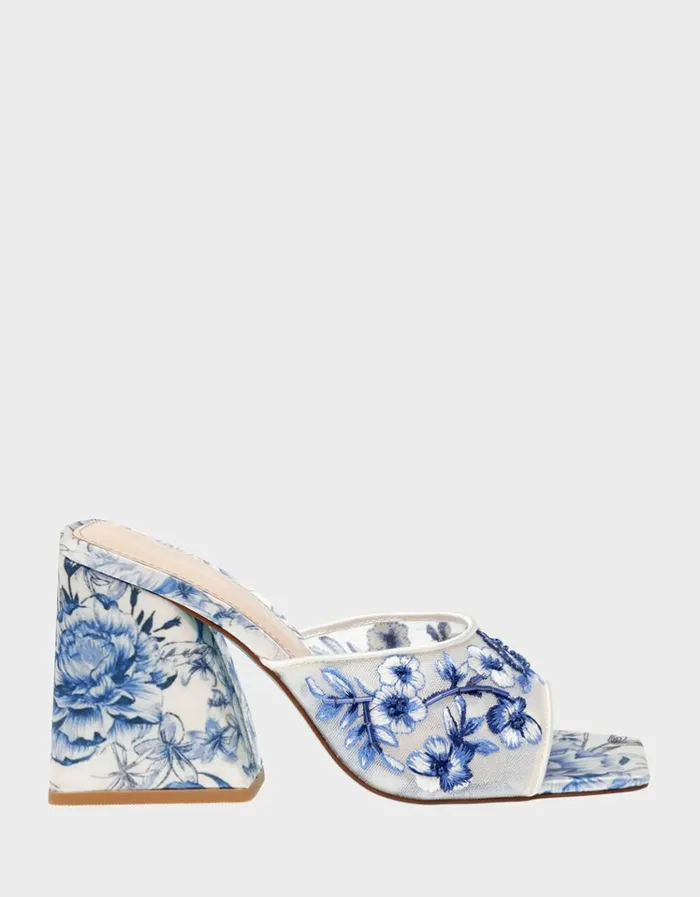 Women ROO BLUE FLORAL Betsey Johnson