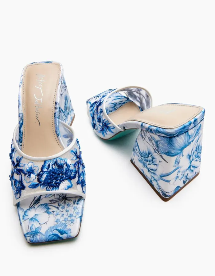 Women ROO BLUE FLORAL Betsey Johnson