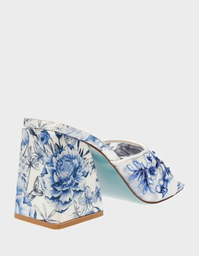 Women ROO BLUE FLORAL Betsey Johnson