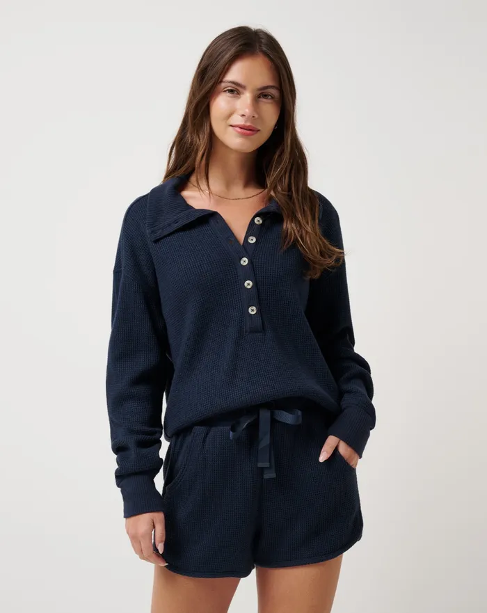Women Shirts and Tops TravisMathew LONG WEEKEND HENLEY Navy Blazer