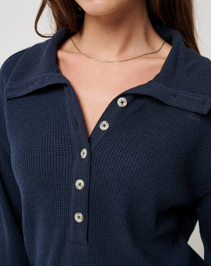 Women Shirts and Tops TravisMathew LONG WEEKEND HENLEY Navy Blazer