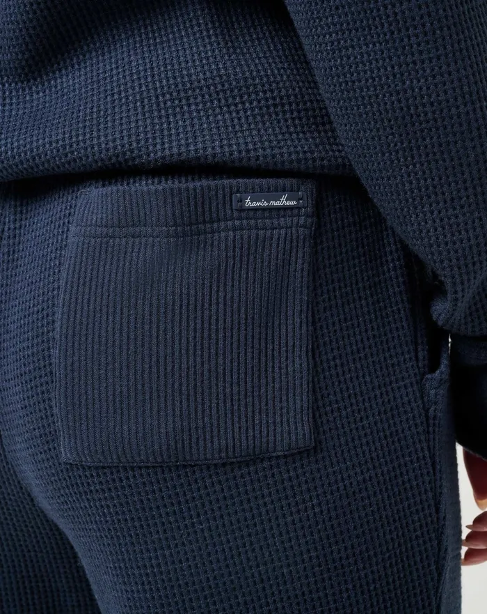Women Shorts TravisMathew LONG WEEKEND SHORT Navy Blazer