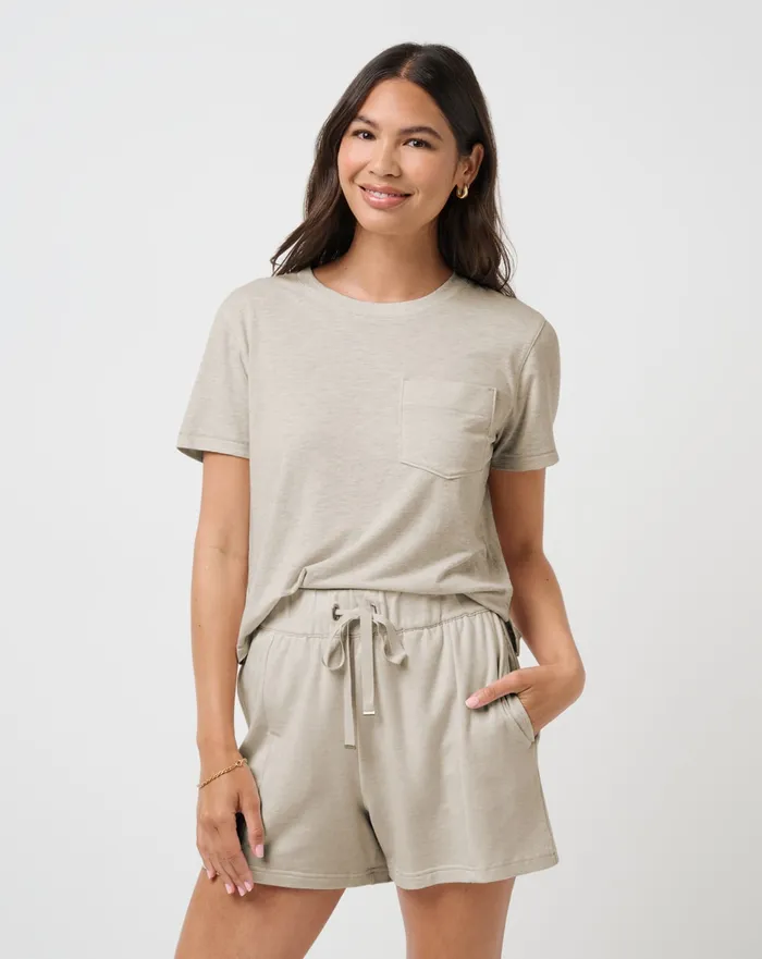 Women Tees TravisMathew CLOUD CREW POCKET TEE Heather Oatmeal