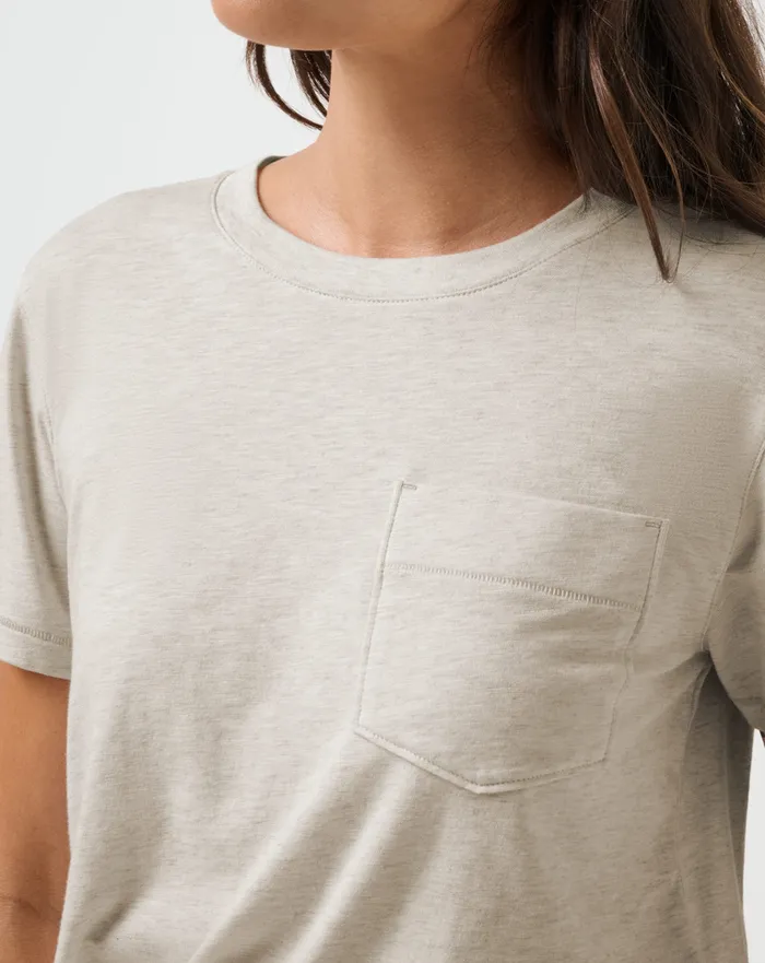 Women Tees TravisMathew CLOUD CREW POCKET TEE Heather Oatmeal