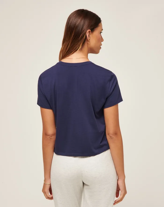 Women Tees TravisMathew DAY AT THE RACES GRAPHIC TEE Navy