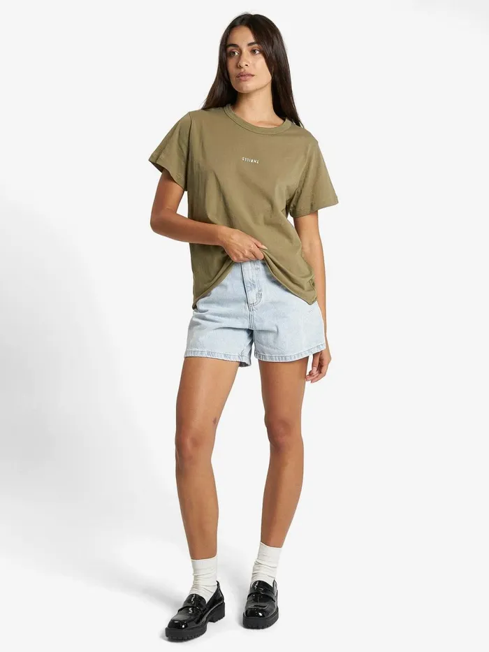 Womens Minimal Relaxed Tee Aloe Thrills Tops and Tees